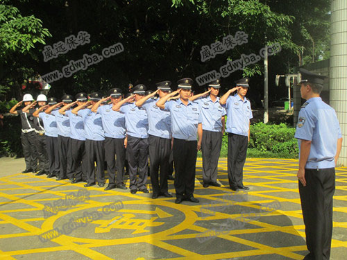 保安察覺不對，民警迅速出動！3人落網(wǎng)