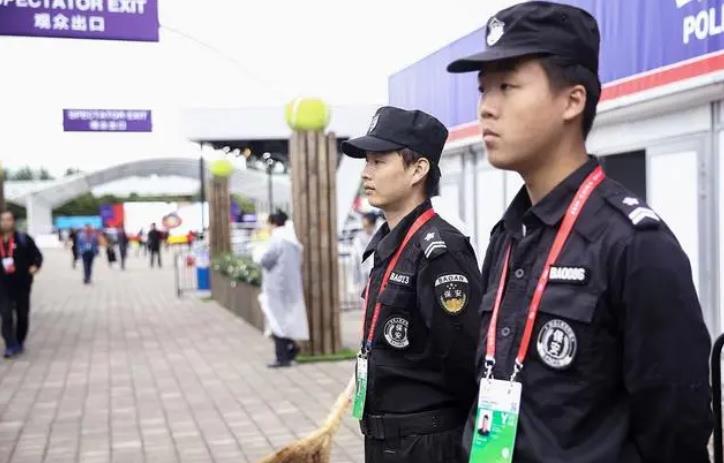 江西00后小伙做保安，吃住不花錢，每月能存4000，網(wǎng)友：活得通透